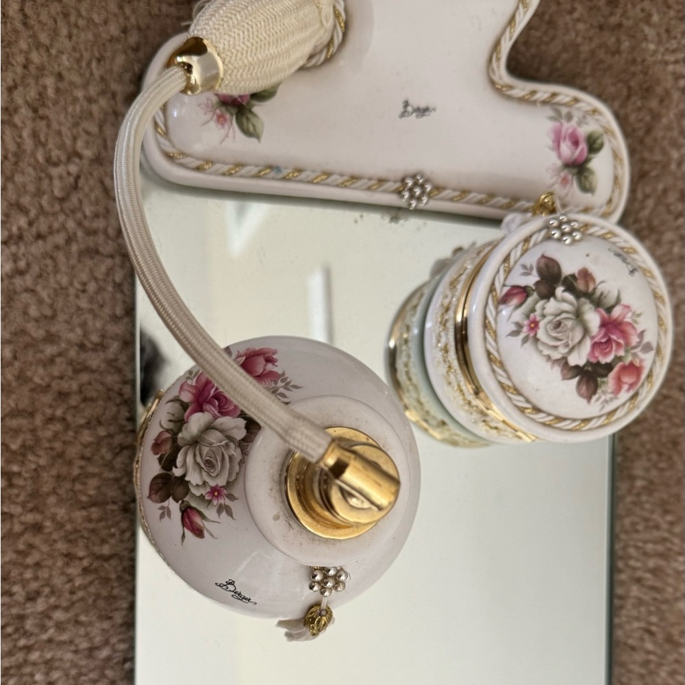 Vintage 3 pc Berger vanity set